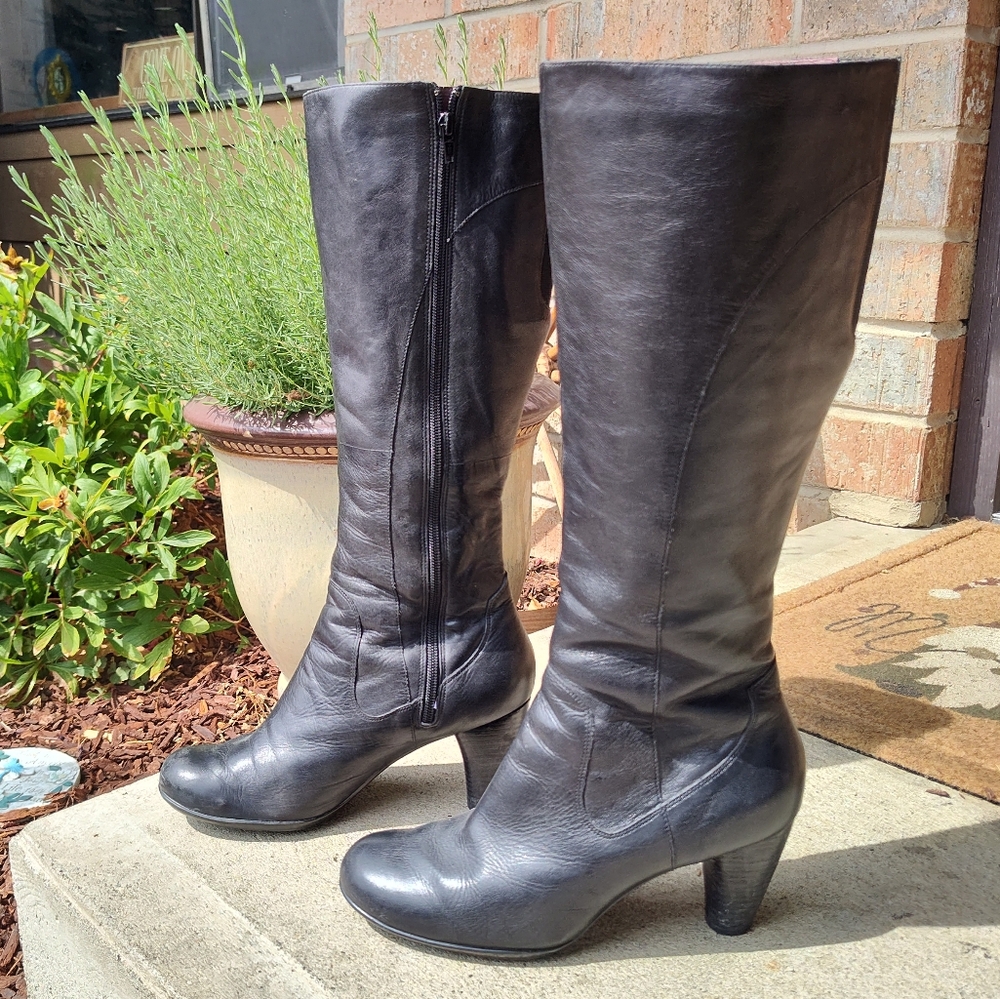 Black Heeled Leather Boots from Indigo Size 10M